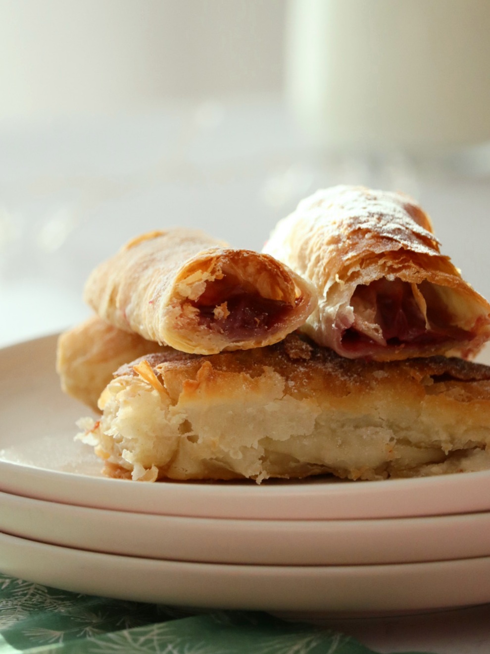 Savijača s višnjama (VIDEO)