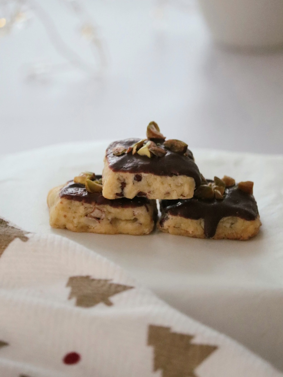 Keksi s lješnjacima i čokoladom (VIDEO)