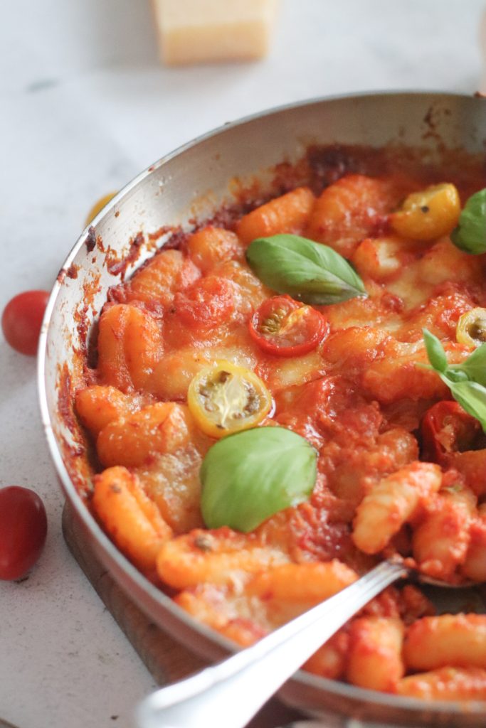 Zapečeni njoki sa šalšom i mozarellom